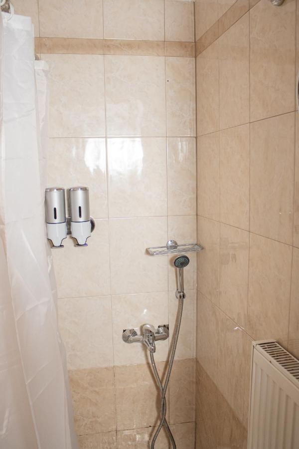 F K Room 3 Aígion Ngoại thất bức ảnh